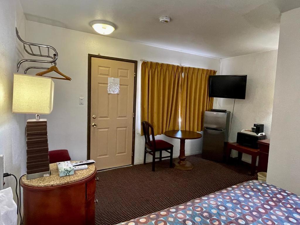 Desert Inn Mojave Bagian luar foto