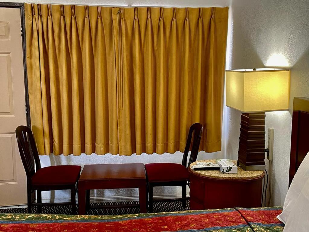 Desert Inn Mojave Bagian luar foto
